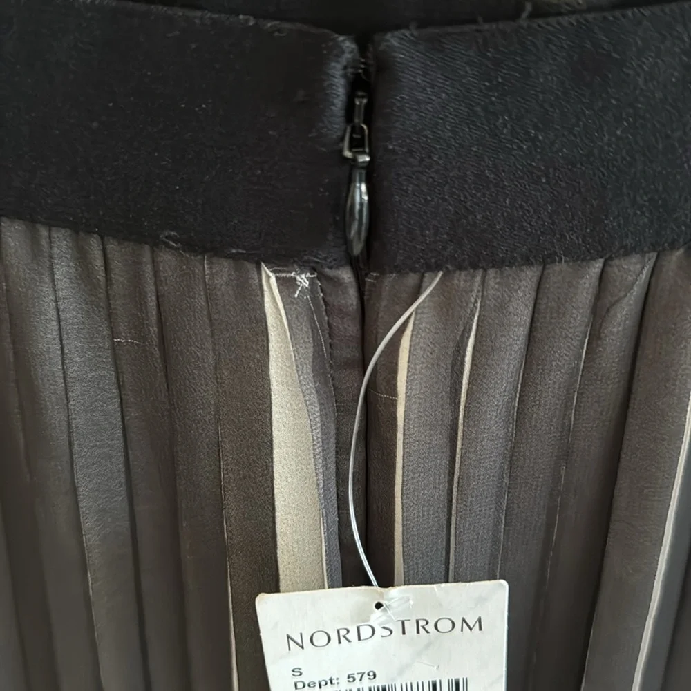 NWT Trouve pleated Zigzag Maxi Skirt - size S black/white - Picture 8 of 10